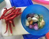 Foto langkah ke 1 dari resep Ayam rica-rica kemangi.