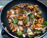 A picture of step 5 of Walnut Schezwan Stir Fry.