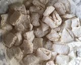 A picture of step 2 of 675. California Farm Fried Calamari Cashew Salad.