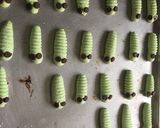 Foto langkah ke 4 dari resep Kukis ulat, caterpillar cookies gampang, renyah, anti gagal.