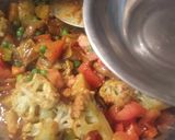 A picture of step 5 of Aloo Gobi Matar Sabzi (Potato, Cauliflower, and Pea Curry).