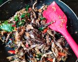 Foto langkah ke 3 dari resep Tongkol Suwir Pedas.