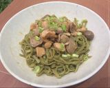 Foto langkah ke 5 dari resep Tumis Jamur Ayam Toping Mie Ayam.