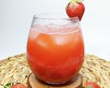 Foto langkah ke 3 dari resep Strawberry Sparkling.