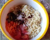 Foto langkah ke 2 dari resep Telur dadar mie.