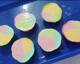 Foto langkah ke 5 dari resep Bolu mawar.