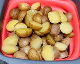 Foto langkah ke 1 dari resep Garlic Butter Baby Potatoes.