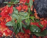 Foto langkah ke 4 dari resep Tahu Tempe Penyet Sambal Kemangi.