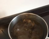 Foto del paso 5 de la receta: Fideuà negra de sepia y gambas