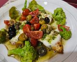 Foto del paso 6 de la receta: Pollo con pesto de rúcula y ensalada de cherry