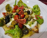 Foto del paso 6 de la receta: Pollo con pesto de rúcula y ensalada de cherry