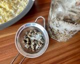 Foto del passaggio 2 della ricetta 186 • Crema di uova sode, tonno e capperi