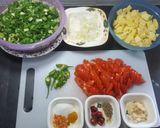 A picture of step 1 of Hari pyaz Aloo !.