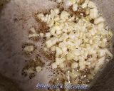 A picture of step 1 of Methi gazar sabji.