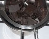 Foto langkah ke 2 dari resep Cokelat Crunchy.