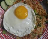 Foto langkah ke 3 dari resep Nasgor teri sambel terasi telur ceplok 🍳.