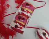 Foto langkah ke 7 dari resep Bolu Lipat Merah Putih.