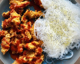 Foto del paso 5 de la receta: Crispy hot chicken con noodles de arroz