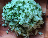 Foto del paso 1 de la receta: Rollo de tortilla de calabacín con queso y pavo