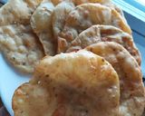 A picture of step 5 of Aloo ki puri.