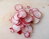 Une image de l'étape 2 de Sashimi de crevettes en salade.