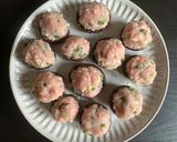 A picture of step 3 of Chicken Mince Stuffed Shiitake.