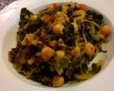 Foto del paso 3 de la receta: Salteado de espinacas con tomate y garbanzos