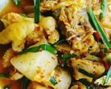 Hình bước làm 4 của món Gà kho Kimchi