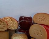 Foto del paso 1 de la receta: Súper picada de quesos 🧀
