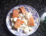 Foto del paso 1 de la receta: Salmón y sepia encebollados