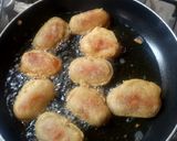 A picture of step 10 of Delicious and crispy yam roll.