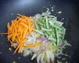 A picture of step 2 of Leftover chapati noodles in 10 minutes.