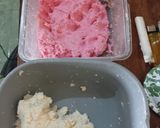 Foto langkah ke 2 dari resep Cenil merah putih.