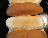 A picture of step 4 of Green Chili-dogs.
