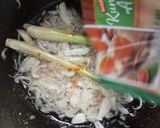 Foto langkah ke 7 dari resep Papeda Kuah Kuning Ikan Patin.