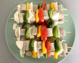 Foto del paso 1 de la receta: Brochetas de Bratwurst marinadas