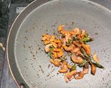 A picture of step 3 of Dry prawn fry.