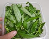Foto langkah ke 5 dari resep Tips Dapur #02 Menyimpan kemangi lebih tahan lama.