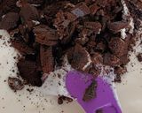 Foto langkah ke 2 dari resep Chocho Pudding Oreo.
