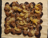 Foto del paso 6 de la receta: Empanada de morcilla, pera y queso de cabra