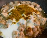 Foto del paso 4 de la receta: Pollo al curry fit con bulgur