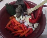 Foto langkah ke 2 dari resep Ayam Rica-Rica Pedas Kemangi.