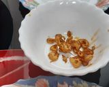 Foto del paso 3 de la receta: Gulas con langostinos y tomatitos cherry