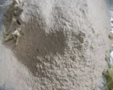 A picture of step 2 of Lauki paratha.