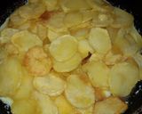 Foto del paso 4 de la receta: Tortilla de papas a la Pizza