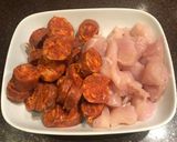 A picture of step 4 of Chicken & chorizo paella.