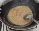 A picture of step 3 of Suji besan halva.
