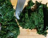 Foto langkah ke 1 dari resep Daun pepaya Jepang plus tongkol masak kuah santan.