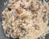 Foto del passaggio 8 della ricetta Risotto con funghi e speck 😋