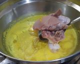 Foto langkah ke 3 dari resep Ayam Goreng Kremes.